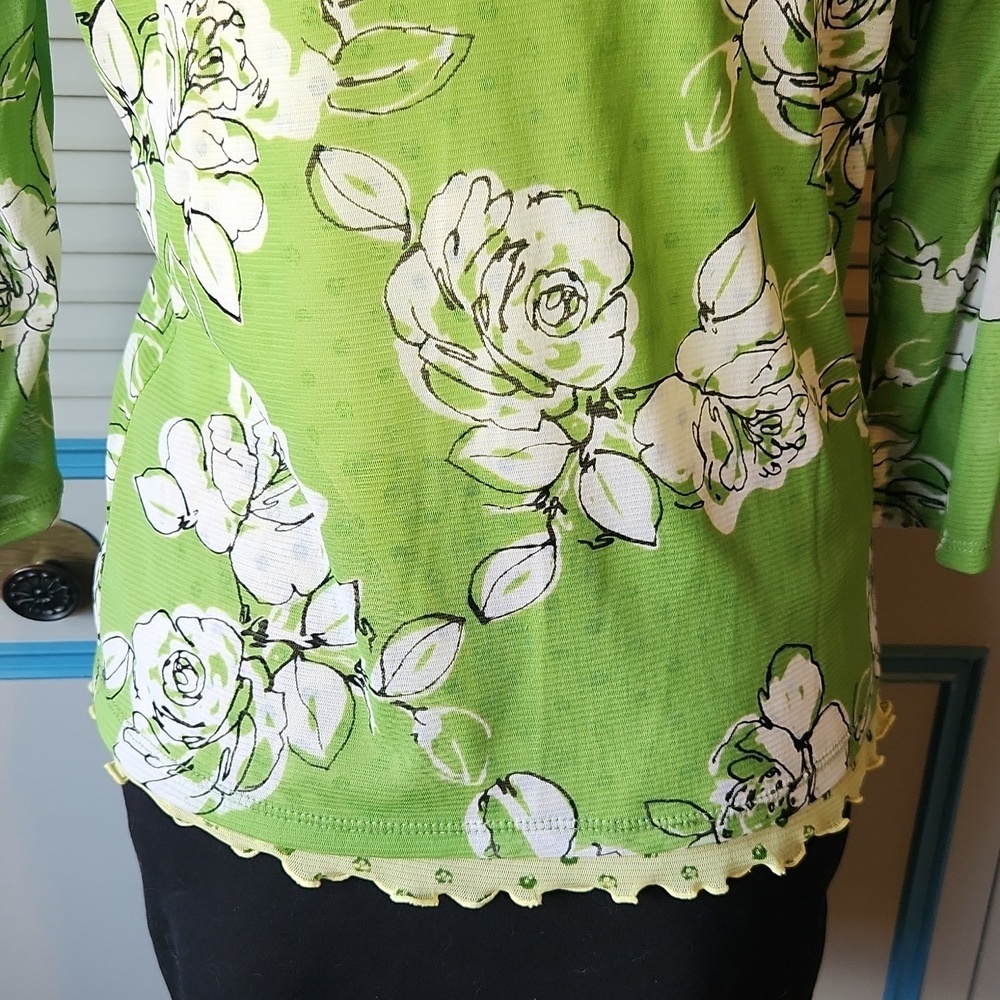 Axcess Green Floral Top - Picture 11 of 13